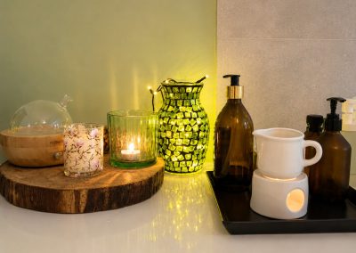 poznaj nasz salon masażu harmonia dekoracja z olejami